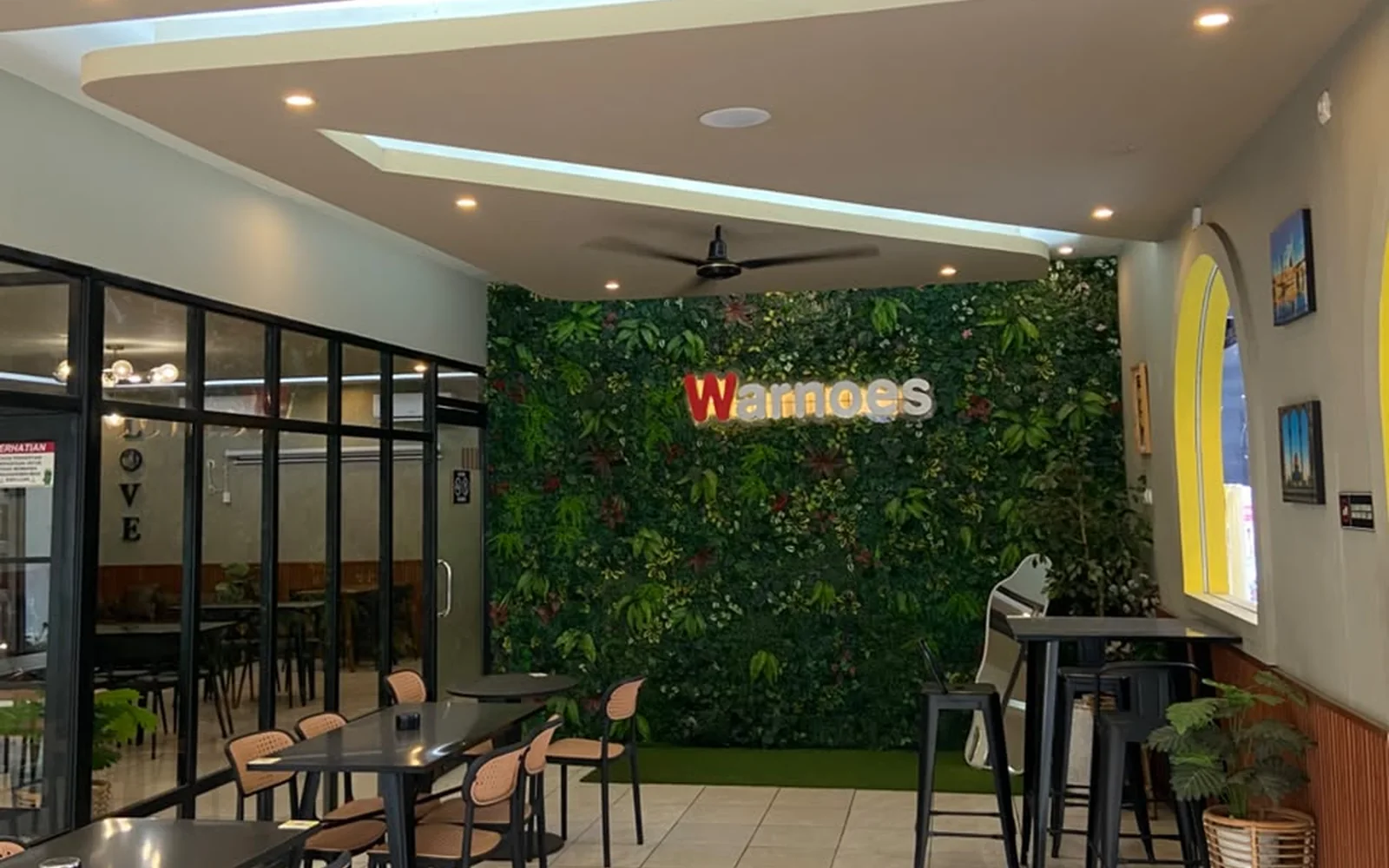 Suasana Warnoes Kranggan 1